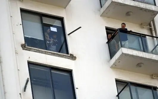 老婆装修不听劝,硬把阳台改成卧室,入住一个月吓得赶紧拆掉!